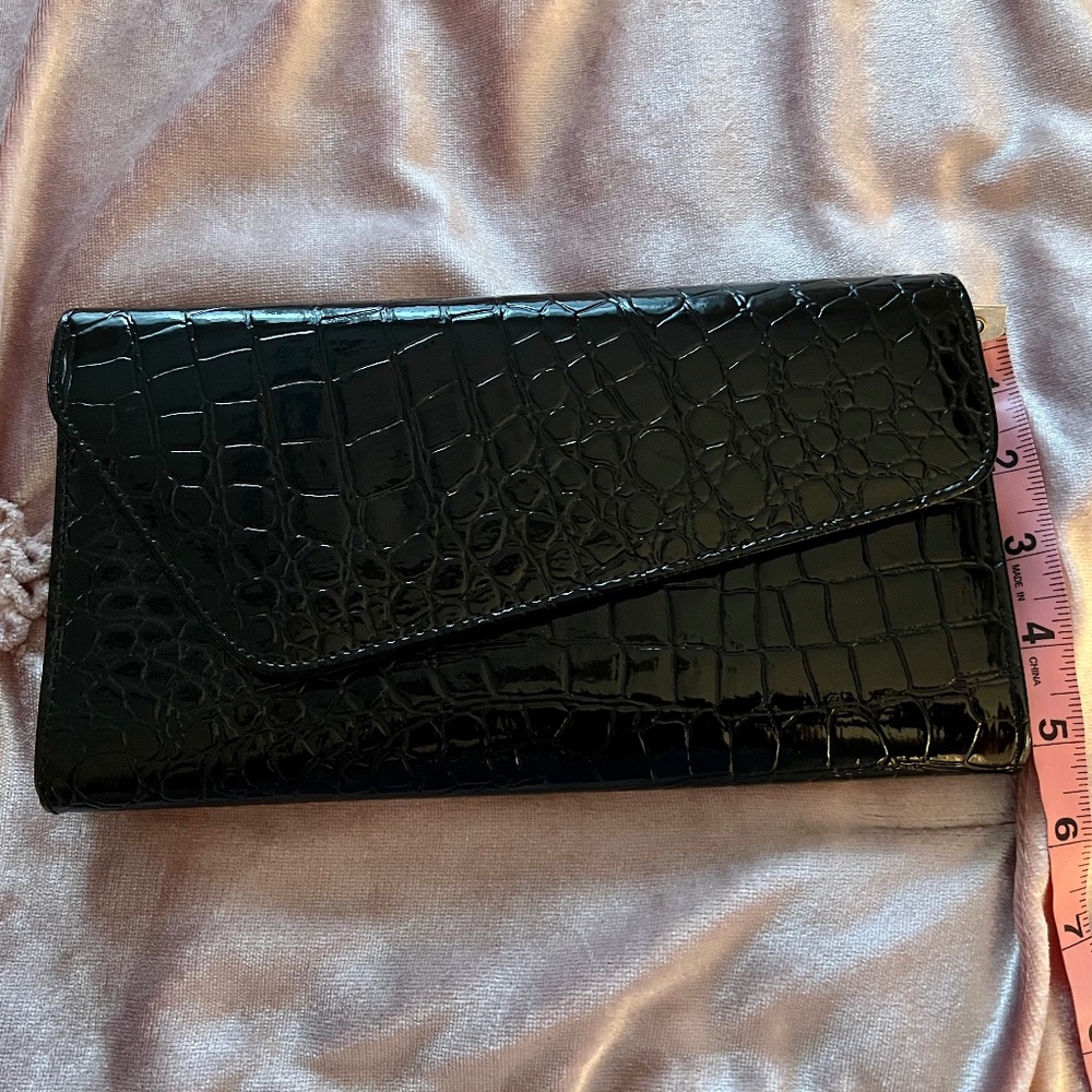 Faux Alligator Black Clutch - Picture 4 of 6